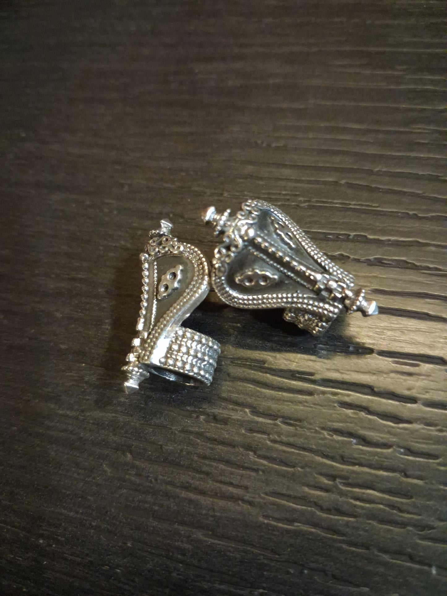 Nagavadura Earrings
