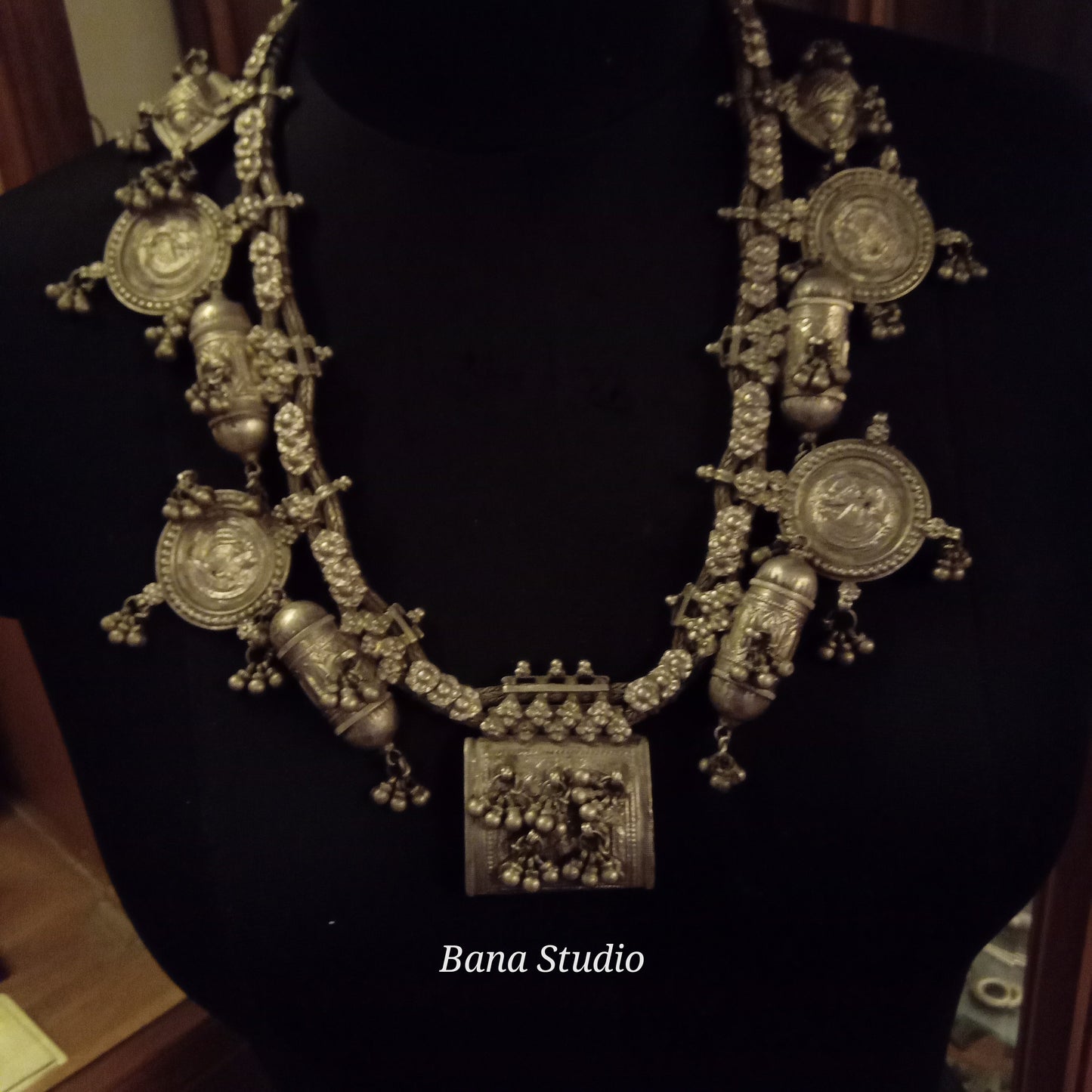 Jantar Sil Necklace