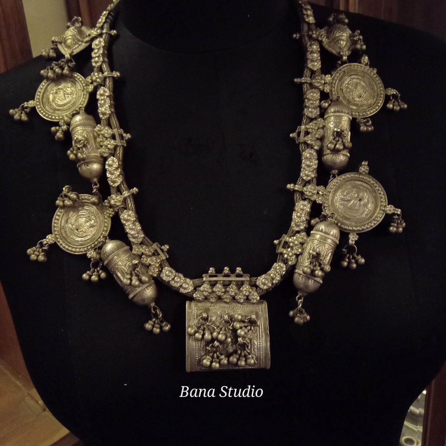 Jantar Sil Necklace