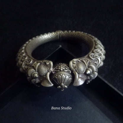 Makra head Bracelet