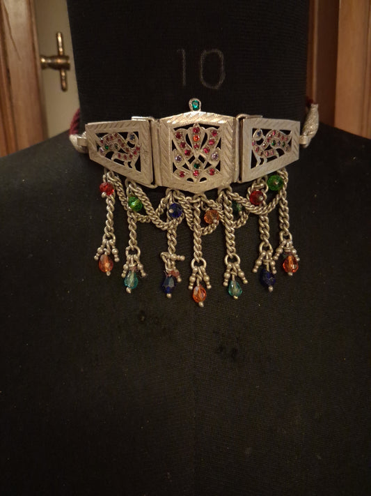 Choker cutwork.