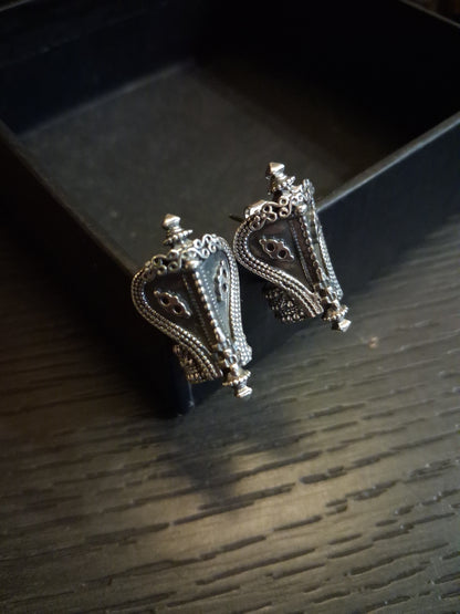Nagavadura Earrings