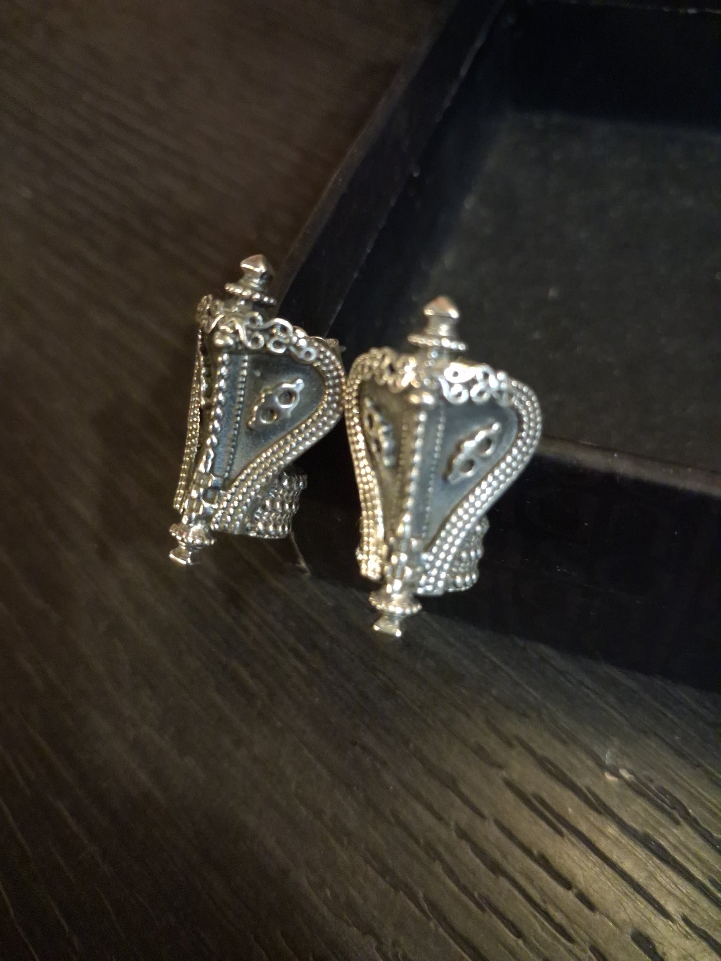 Nagavadura Earrings