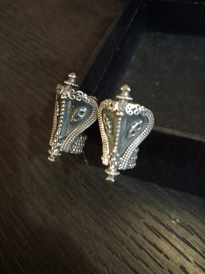 Nagavadura Earrings