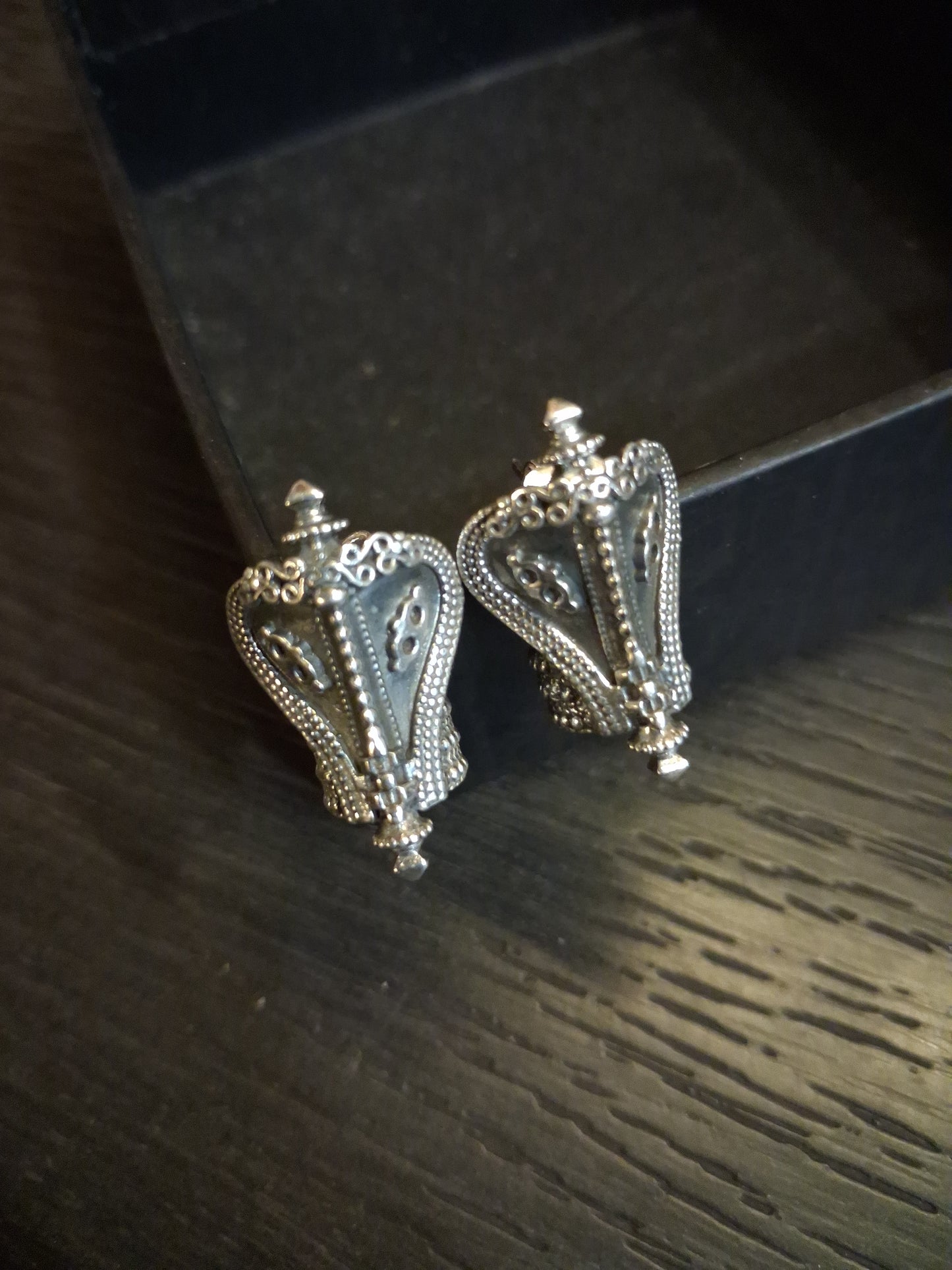 Nagavadura Earrings