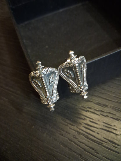 Nagavadura Earrings