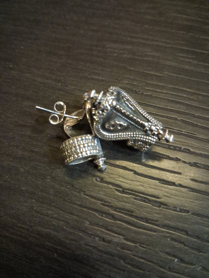 Nagavadura Earrings
