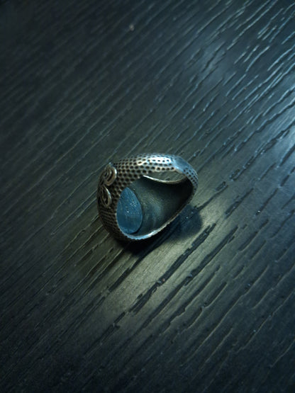 Lajvrat Ring
