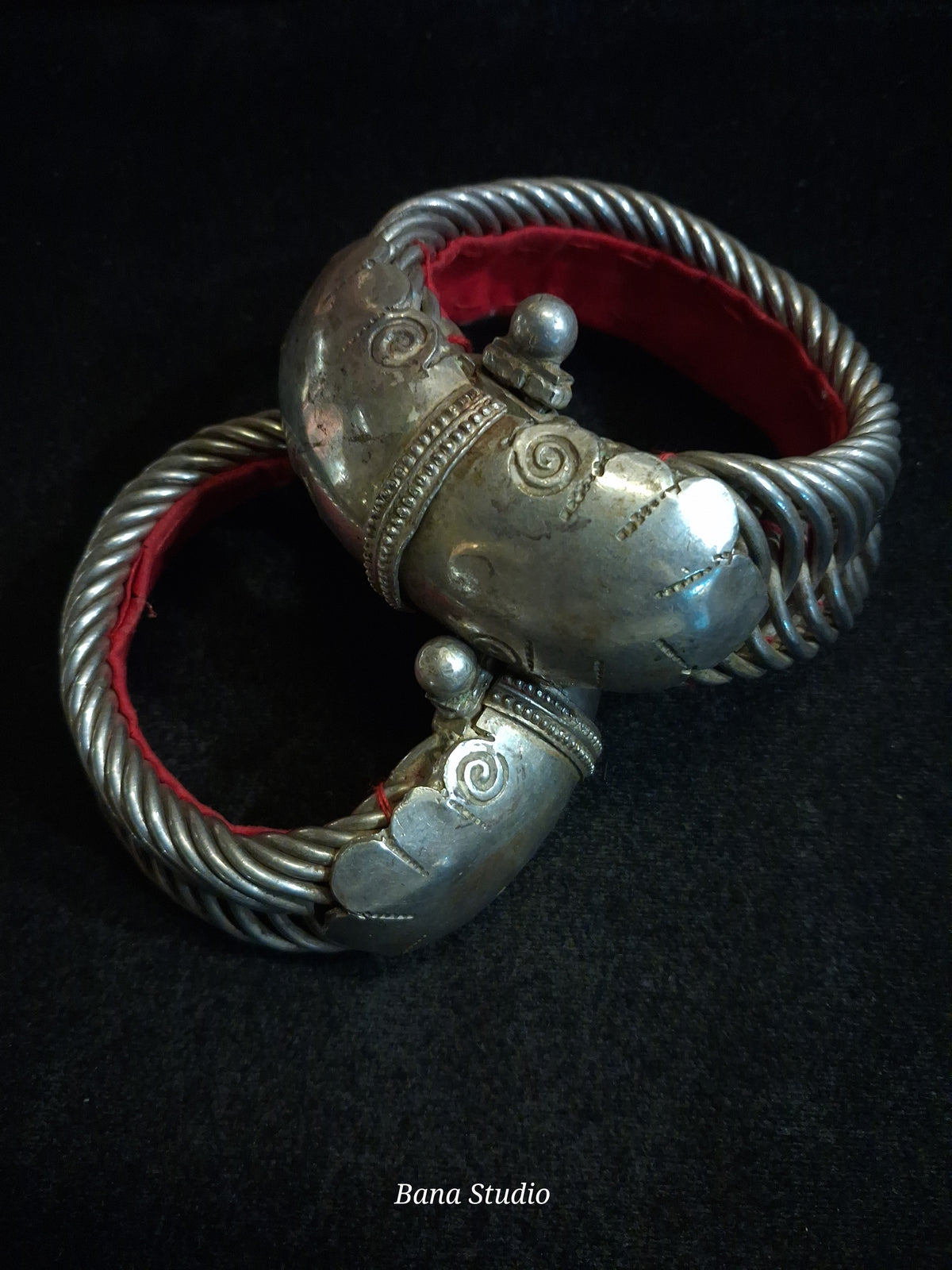 Sankhla Anklets