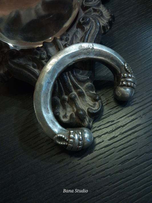 Crescent Kada