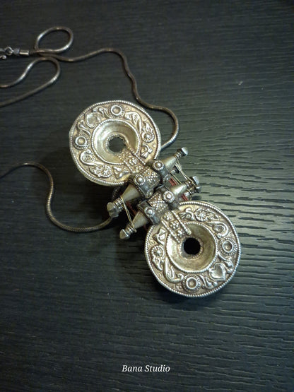 Akota Pendant