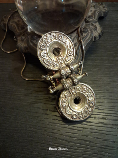Akota Pendant