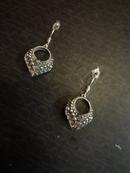 Ananthamudhichu Earrings