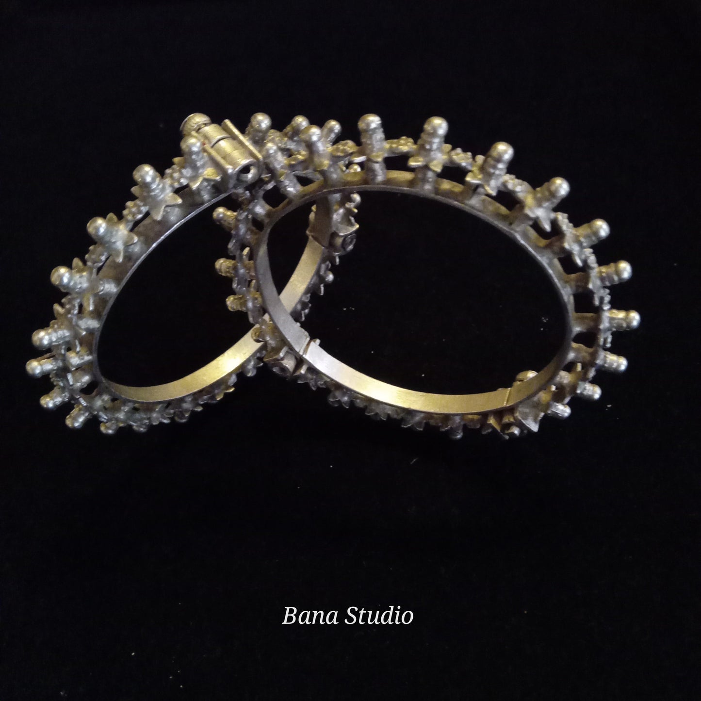 பழங்குடி வளையல்