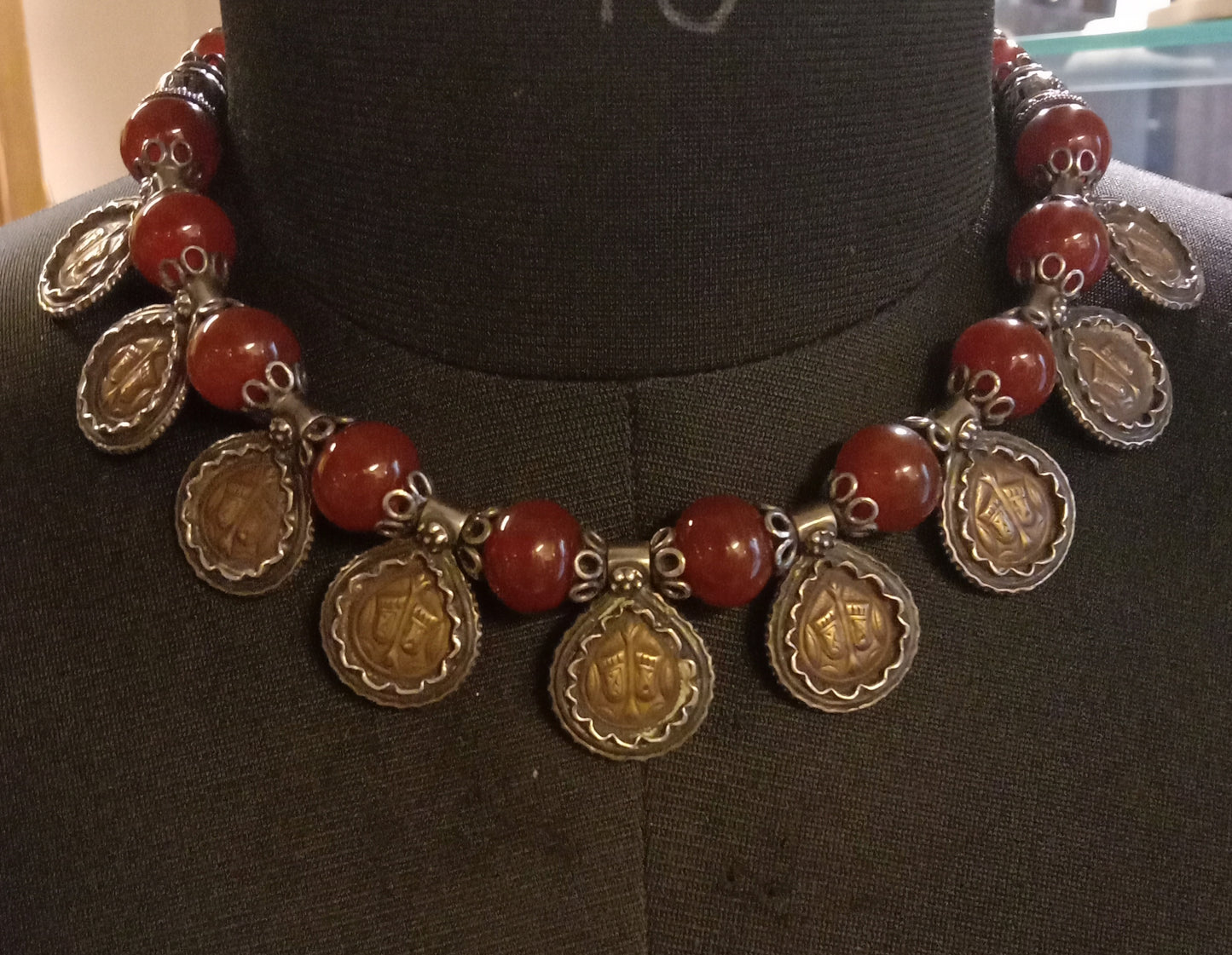 Made up Necklace Bana Studio