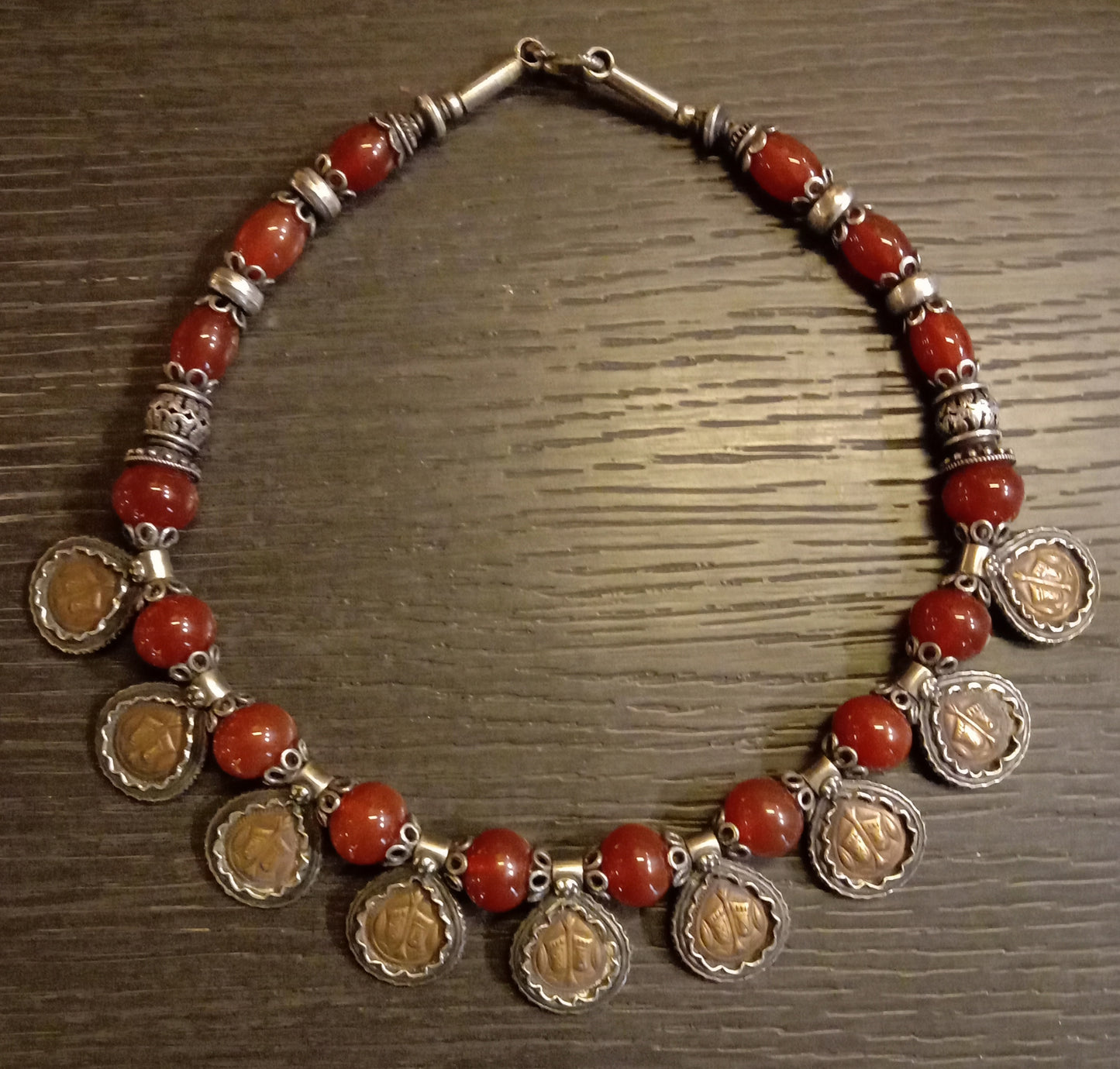 Made up Necklace Bana Studio