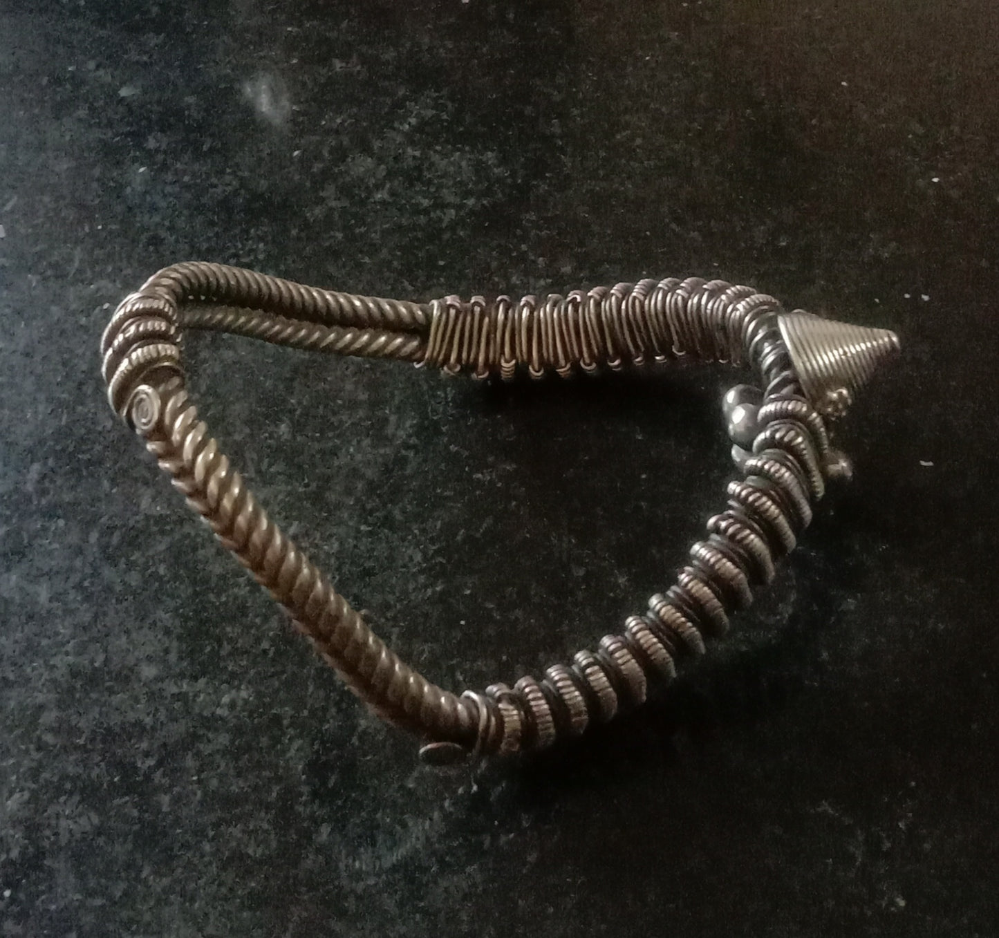 Bazuband/Armlet Bana Studio